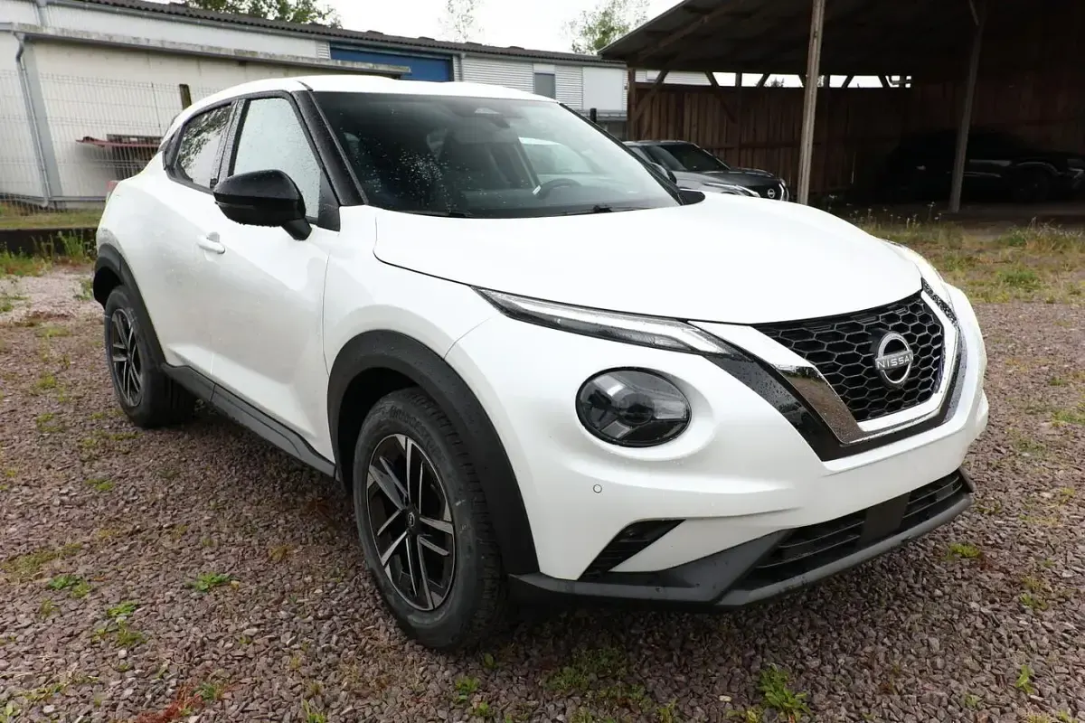 Neu Nissan Juke N-Connecta 114 PS (83 kW) 2025 Pearl white metallic SUV