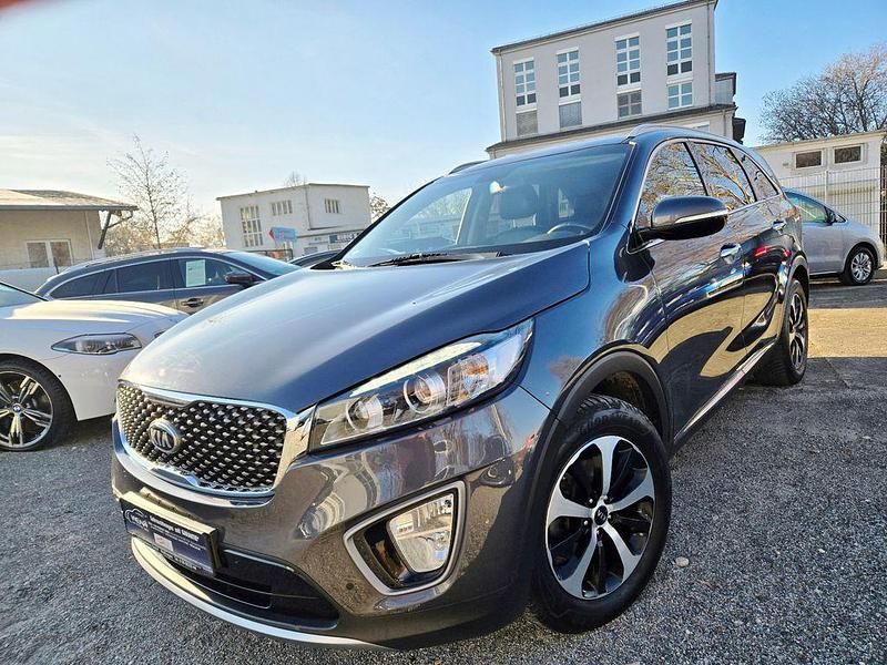 Grau Gebraucht 2017 Kia Sorento Edition 7 SUV | 13.990 € (Superpreis) - Bild 1/4