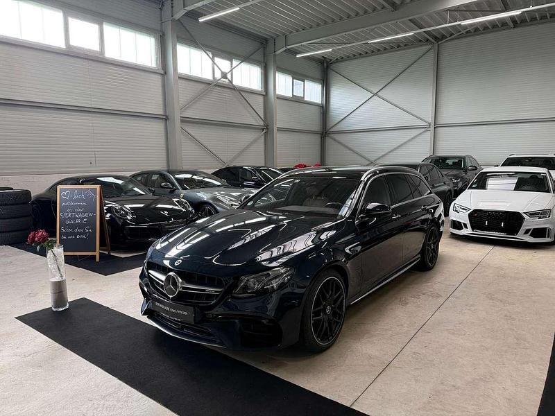 Gebraucht Mercedes E63S AMG AMG 612 PS (450 kW) 2018 Kallaitgruen  metalliclack Kombi