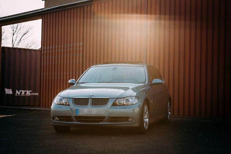 Gebraucht BMW 330 Performance 258 PS (189 kW) 2004 Silber Limousine