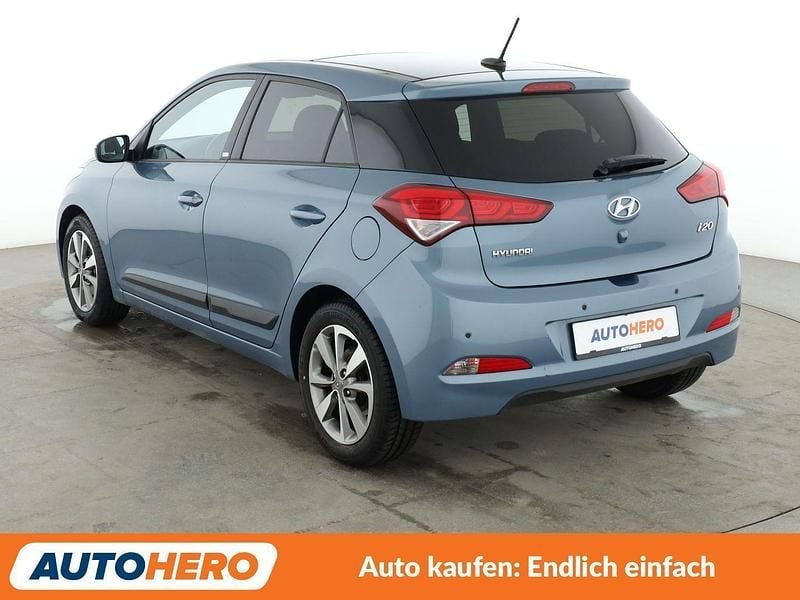 Gebraucht Hyundai i20 Passion Plus 120 PS (88 kW) 2018 Blau Kleinwagen