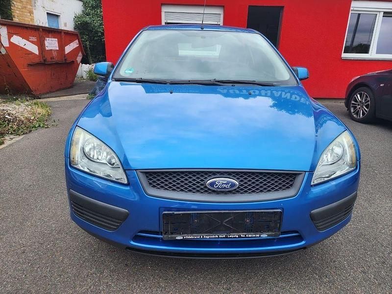 Blau Gebraucht 2006 Ford Focus Limousine | 999 € (Superpreis) - Bild 1/4