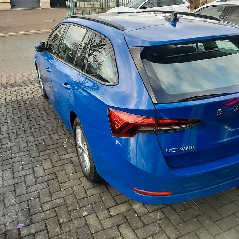 Gebraucht Skoda Octavia 204 PS (150 kW) 2023 Blau Kombi