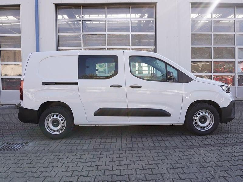 Neu Fiat Doblò 102 PS (75 kW) 2025 Weiß Van / Kleinbus