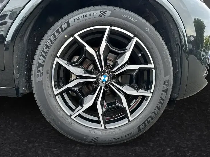 Gebraucht BMW X4 Performance 286 PS (210 kW) 2025 Saphirschwarz metallic SUV