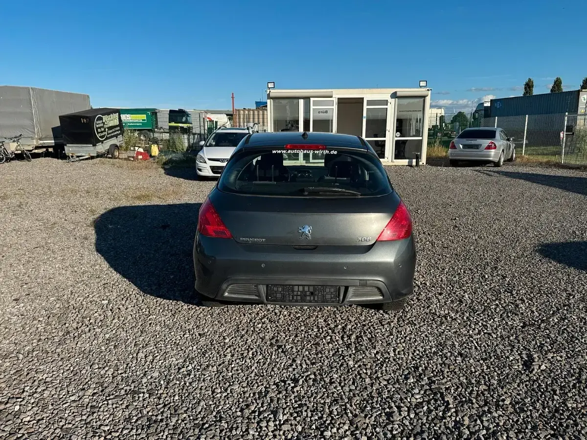 Gebraucht Peugeot 308 111 PS (81 kW) 2011 Grau Limousine