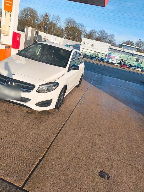 Gebraucht Mercedes B200 Urban 156 PS (114 kW) 2016 Weiß Van / Kleinbus