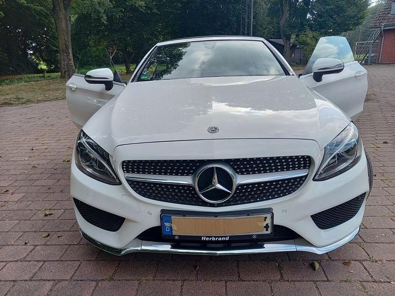 Weiß Gebraucht 2018 Mercedes C180 AMG line Cabrio | 25.550 € (Fairer Preis) - Bild 1/4