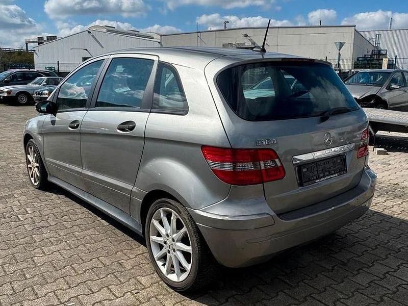 Gebraucht Mercedes B180 109 PS (80 kW) 2008 Grau Van / Kleinbus