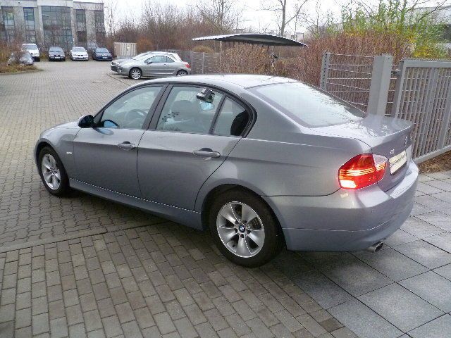 Gebraucht BMW 318 Advantage 143 PS (105 kW) 2008 Andere farbe metallic Limousine