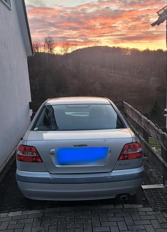 Gebraucht Volvo S40 108 PS (79 kW) 2000 Silber Limousine