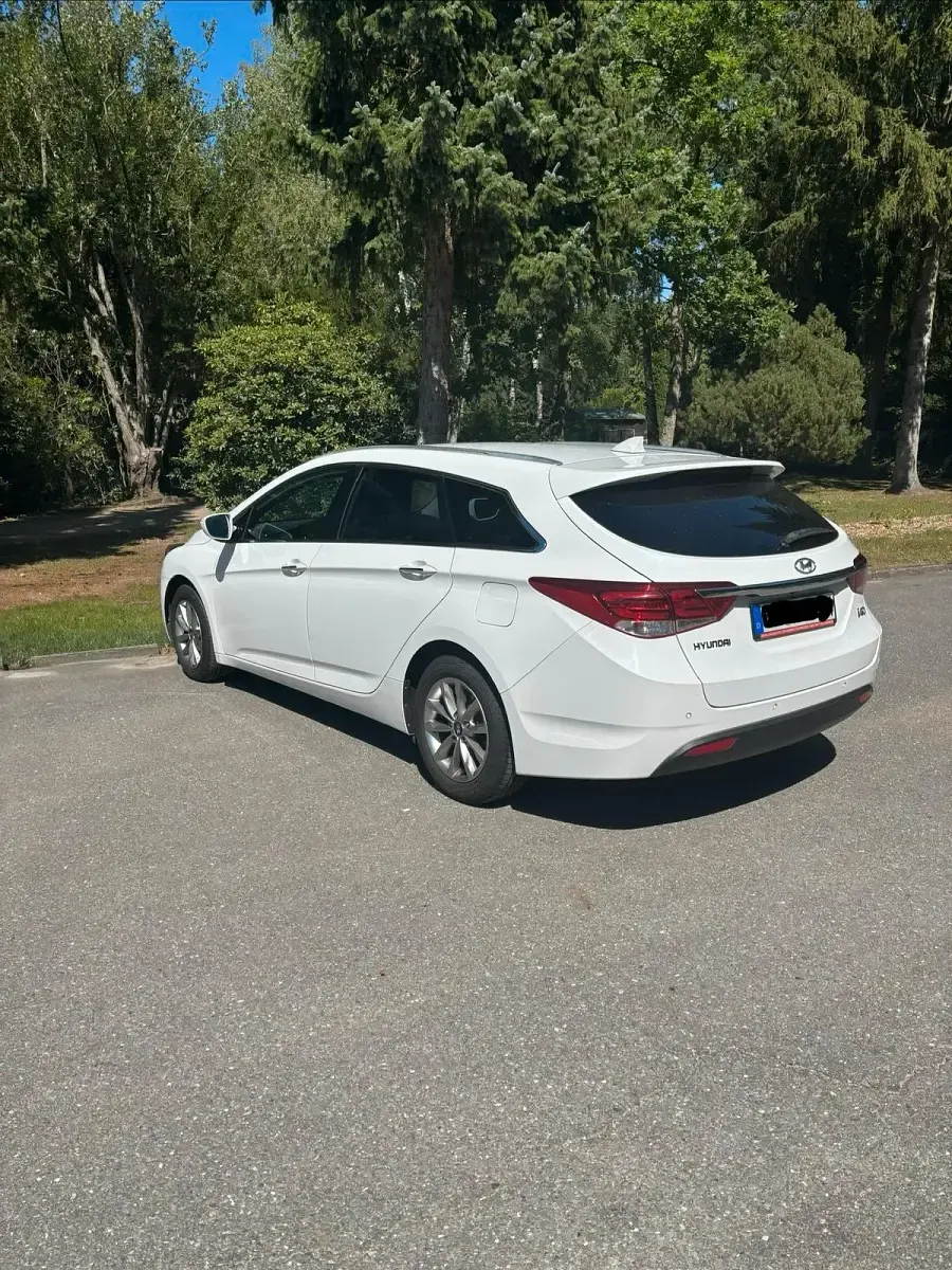 Gebraucht Hyundai i40 135 PS (99 kW) 2017 Weiß Kombi