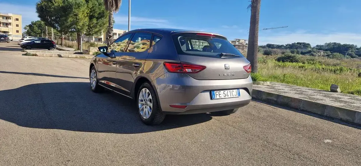 Gebraucht Seat Leon Business 110 PS (80 kW) 2016 Grau Kleinwagen