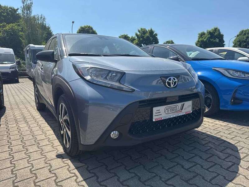 Urban khaki Neu 2025 Toyota Aygo Kleinwagen | 19.290 € - Bild 1/4