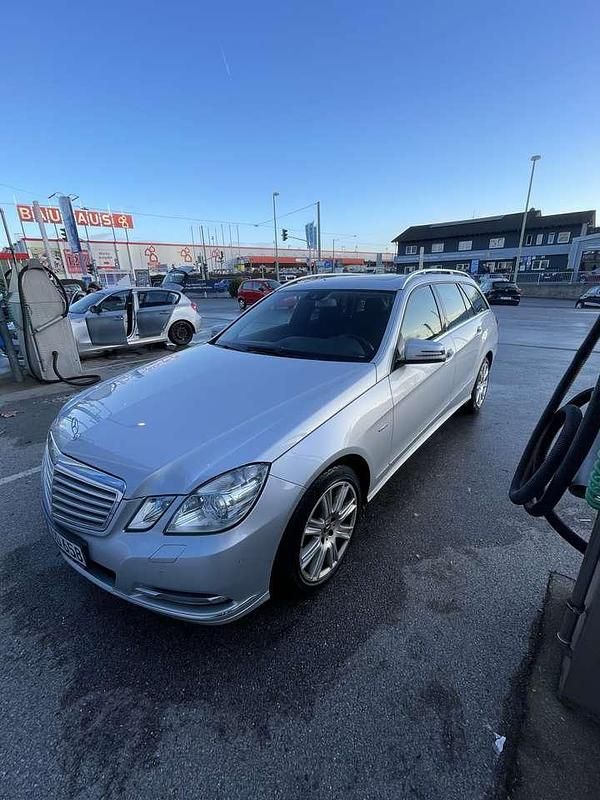 Gebraucht Mercedes E350 Elegance 265 PS (194 kW) 2012 Silber Kombi