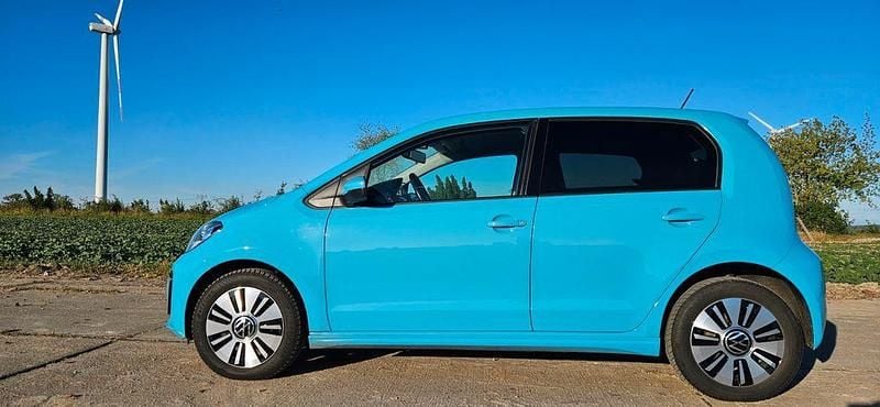 Blau Gebraucht 2021 VW e-up! Kleinwagen | 12.500 € (Fairer Preis) - Bild 1/4
