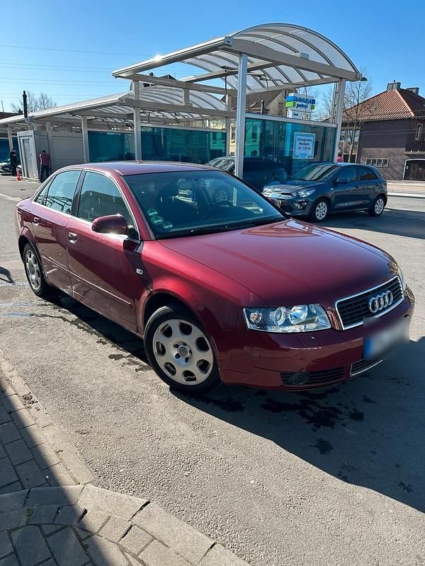 Gebraucht Audi A4 150 PS (110 kW) 2004 Rot Kleinwagen