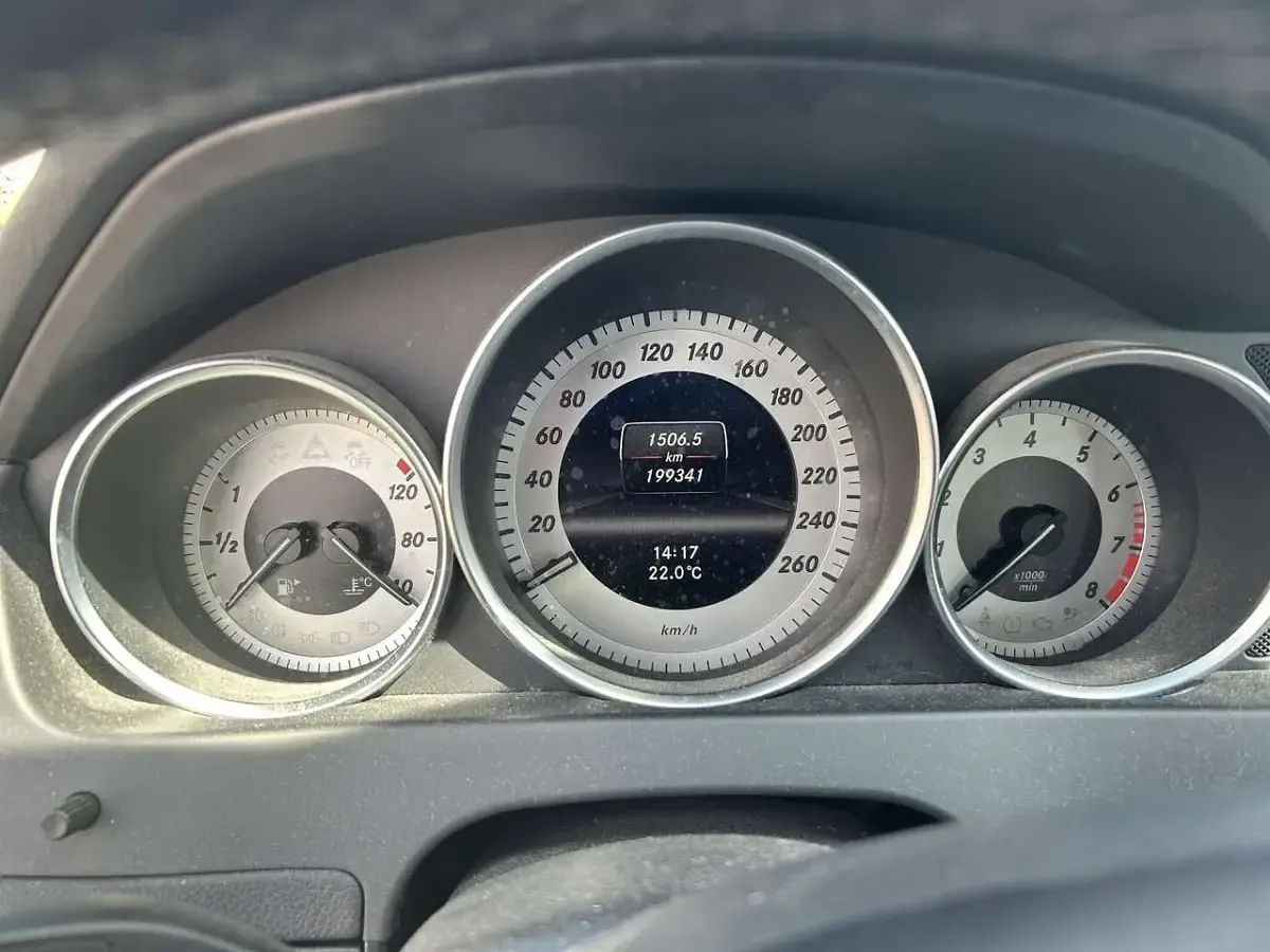 Gebraucht Mercedes C180 156 PS (114 kW) 2012 Schwarz Kombi