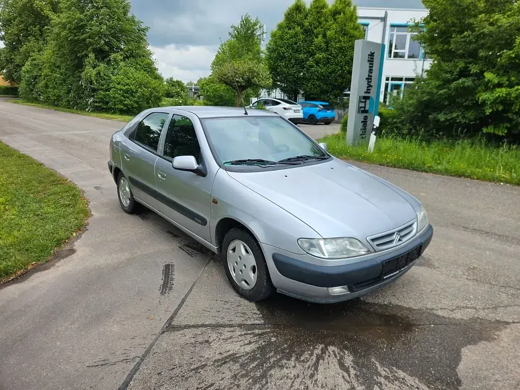Gebraucht Citroën Xsara 90 PS (66 kW) 1998 Grau Limousine