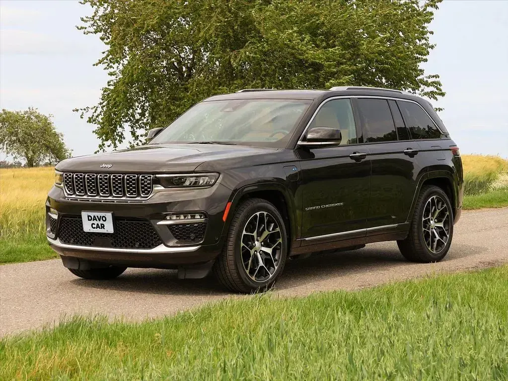 Gebraucht Jeep Grand Cherokee Summit 273 PS (200 kW) 2023 Schwarz SUV