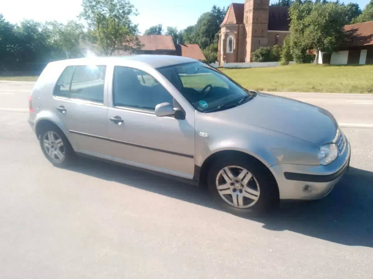 Gebraucht VW Golf IV 101 PS (74 kW) 2002 Silber Kleinwagen