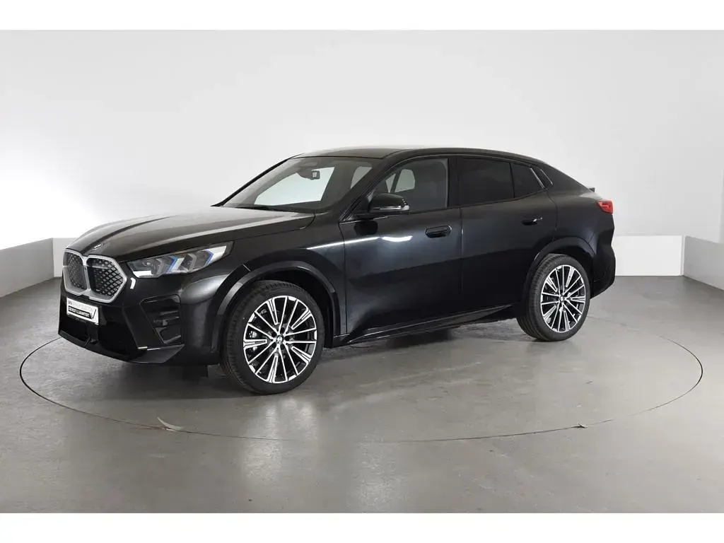 Gebraucht BMW iX2 M Sport 225 kW (306 PS) 2025 Schwarz SUV