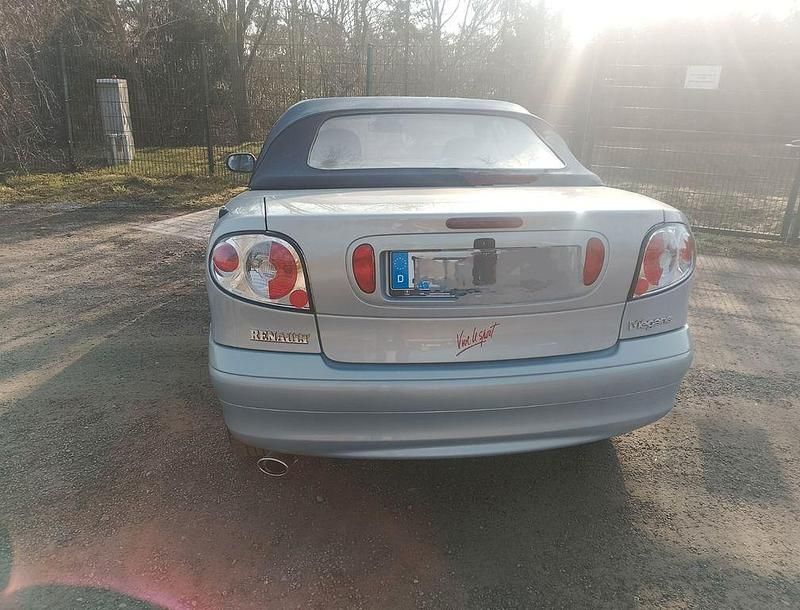 Gebraucht Renault Mégane Cabriolet Expression 107 PS (78 kW) 2001 Silber Cabrio