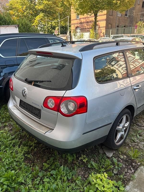 Gebraucht VW Passat 140 PS (102 kW) 2009 Silber Kombi