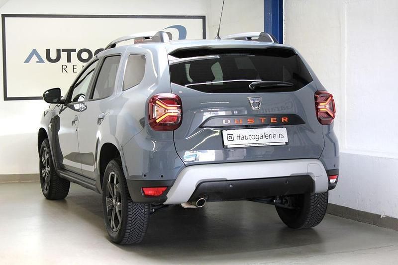 Grau Gebraucht 2022 Dacia Duster Extreme SUV | 16.990 € (Fairer Preis) - Bild 1/4