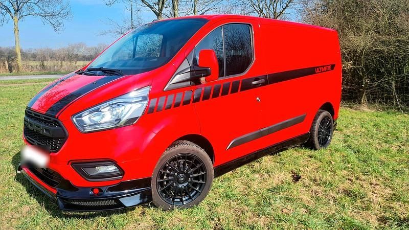 Gebraucht Ford Transit 130 PS (95 kW) 2021 Rot Van / Kleinbus