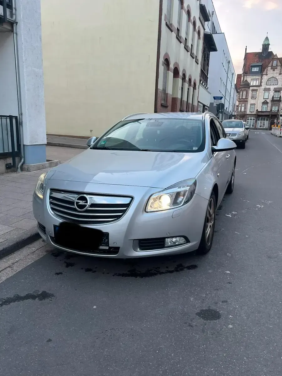 Gebraucht Opel Insignia 131 PS (96 kW) 2012 Silber Kombi