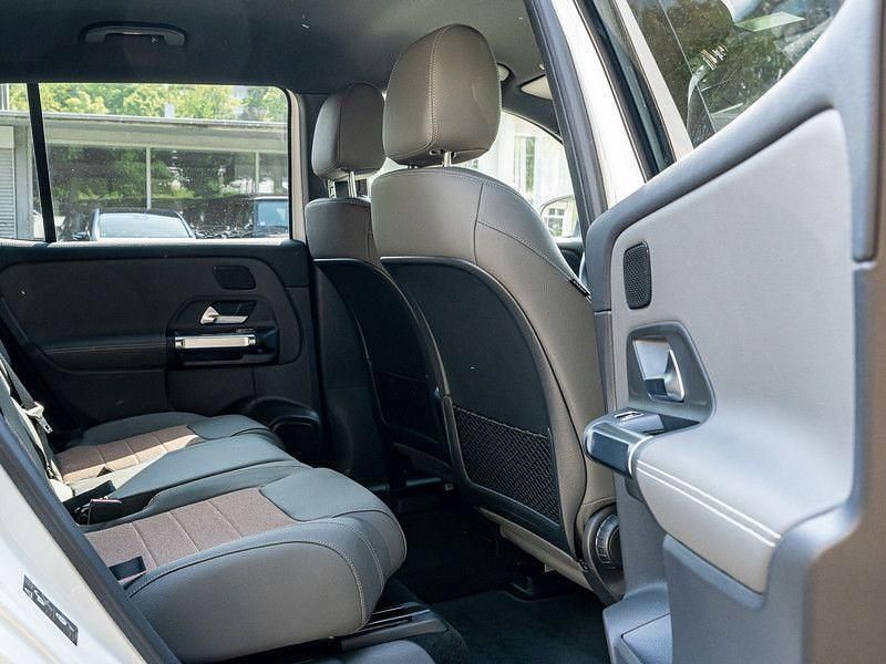Gebraucht Mercedes EQB300 Electric Art 167 kW (228 PS) 2024 Weiss polarweiß SUV