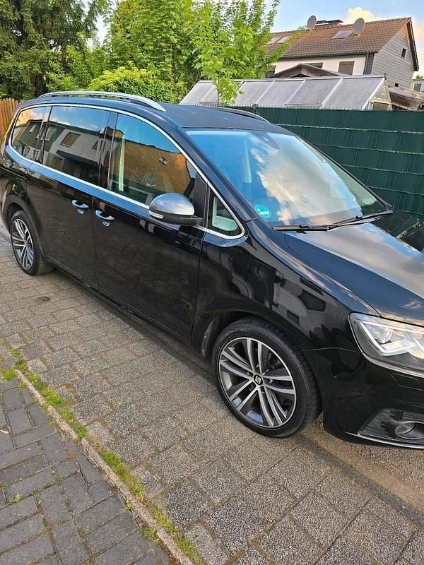Schwarz Gebraucht 2019 Seat Alhambra FR-Line Van / Kleinbus | 26.990 € (Fairer Preis) - Bild 1/4