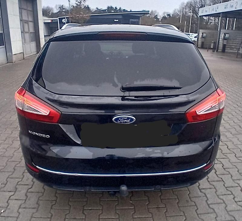 Gebraucht Ford Mondeo Titanium 163 PS (119 kW) 2014 Schwarz Kombi