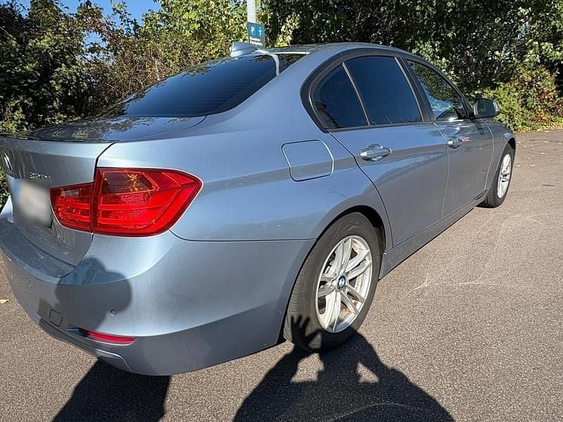 Gebraucht BMW 320 184 PS (135 kW) 2014 Andere farben Limousine