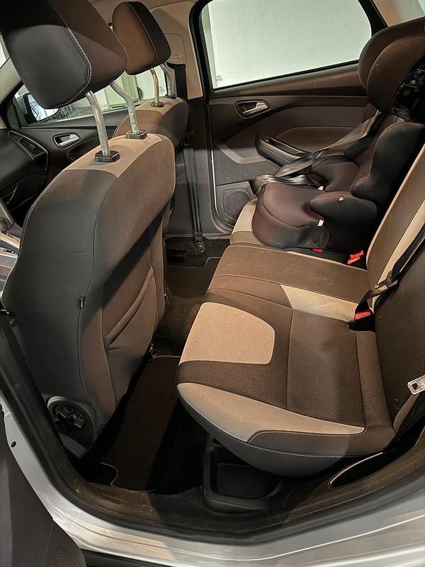 Gebraucht Ford Focus 163 PS (119 kW) 2012 Silber Kombi
