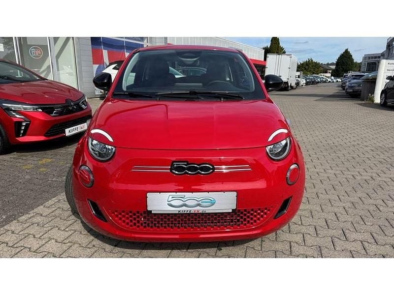 Neu Fiat 500e Red 69 kW (95 PS) 2025 Rot Kleinwagen