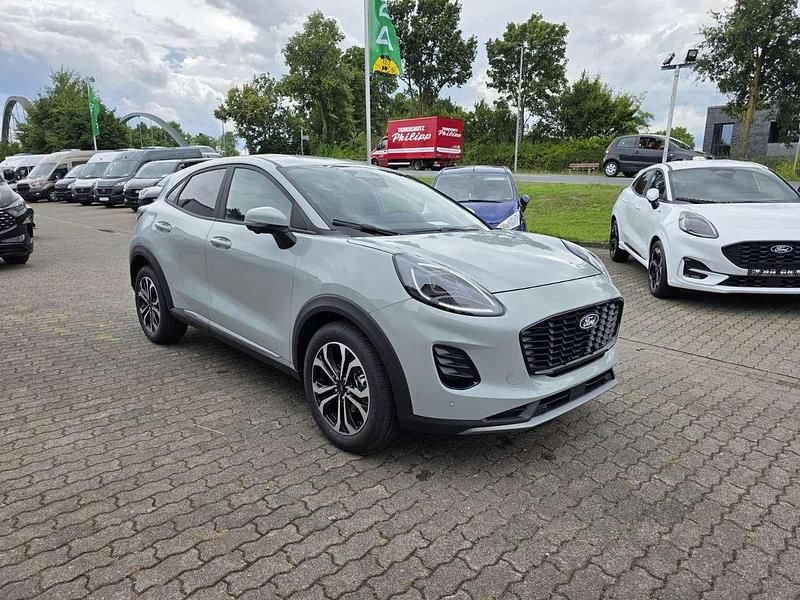 Cactus gray Neu 2025 Ford Puma Titanium SUV | 25.890 € (Superpreis) - Bild 1/4