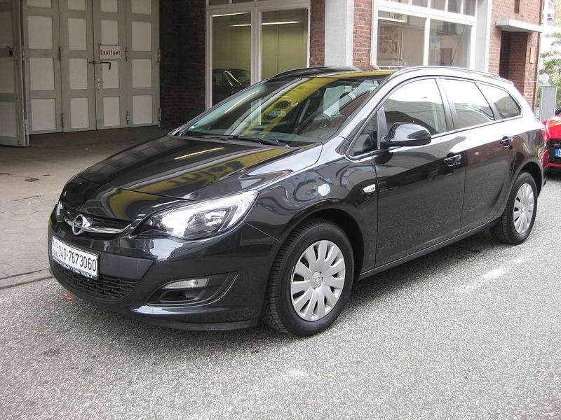 Gebraucht Opel Astra Selection 116 PS (85 kW) 2014 Karbonschw graphitschw midnigh Kombi