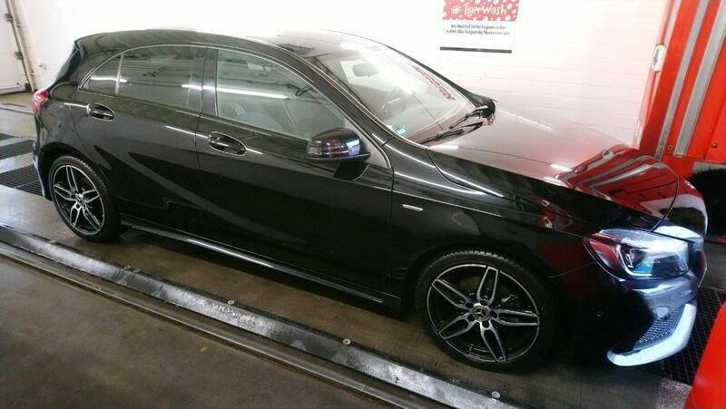 Schwarz Gebraucht 2018 Mercedes A180 AMG Limousine | 20.000 € - Bild 1/4