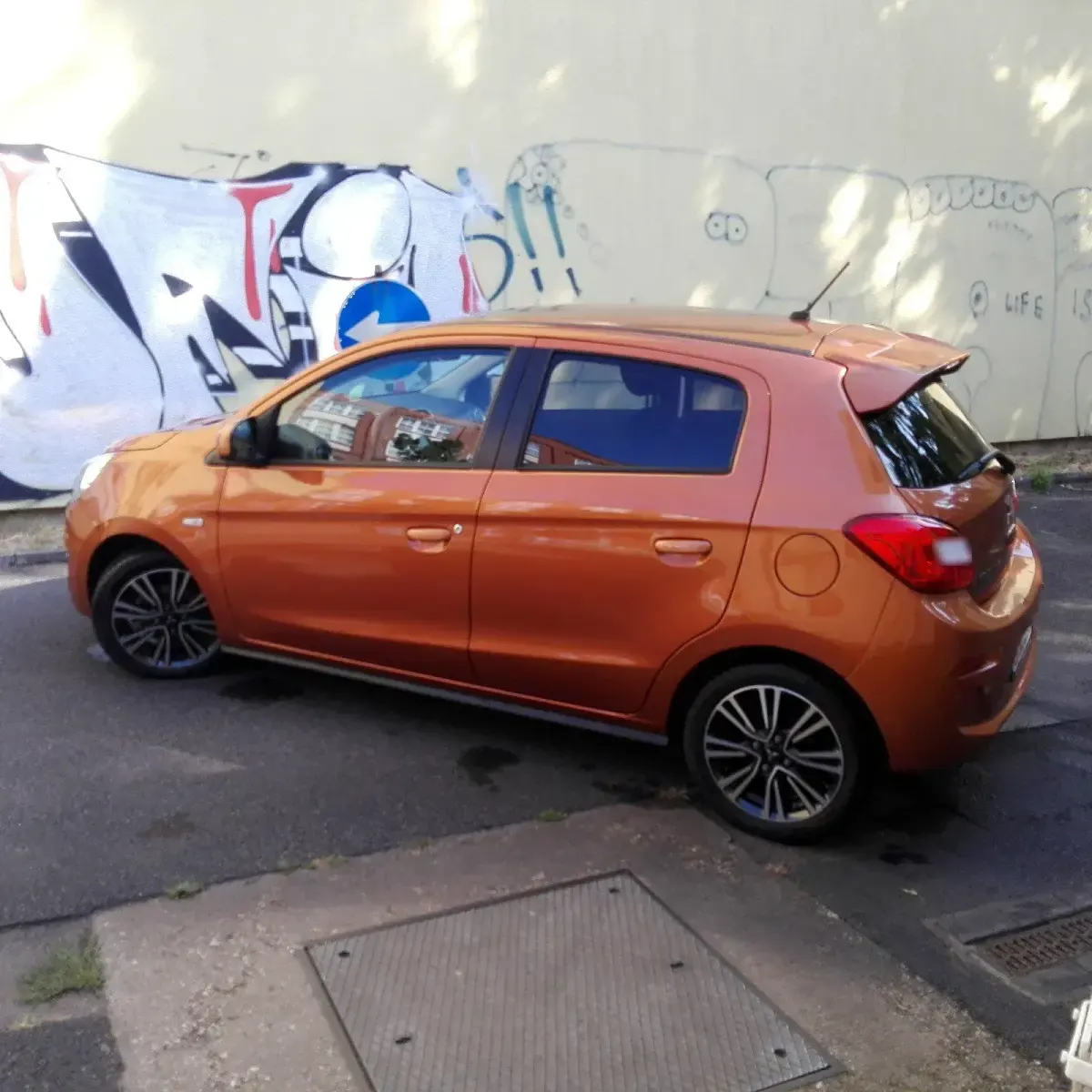 Gebraucht Mitsubishi Space Star 80 PS (58 kW) 2017 Orange Kleinwagen