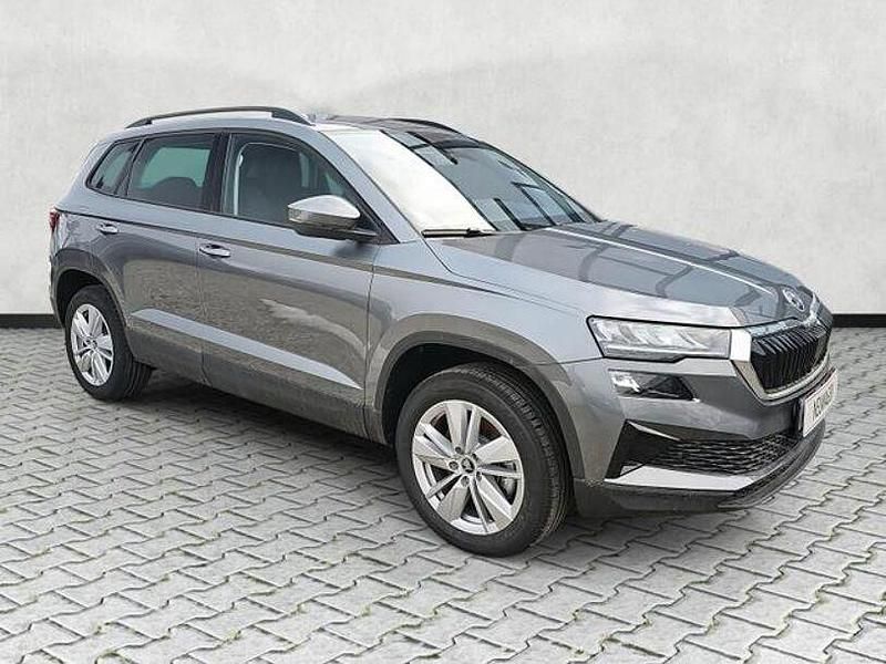 Grau Neu 2025 Skoda Karoq SUV | 30.051 € (Superpreis) - Bild 1/1