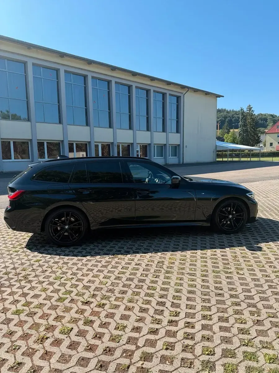 Gebraucht BMW 320 M Sport 190 PS (139 kW) 2021 Schwarz Kombi