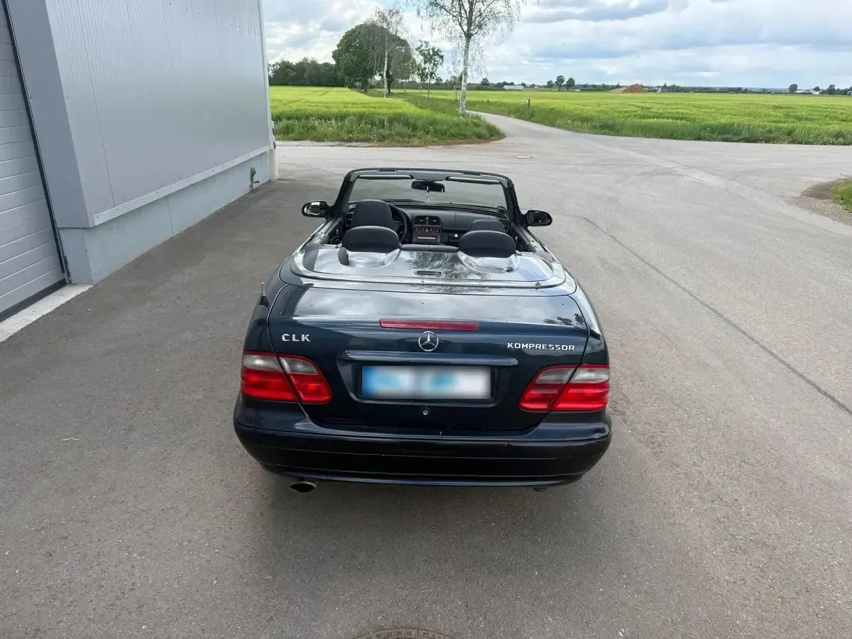 Gebraucht Mercedes CLK230 193 PS (141 kW) 1999 Schwarz Cabrio