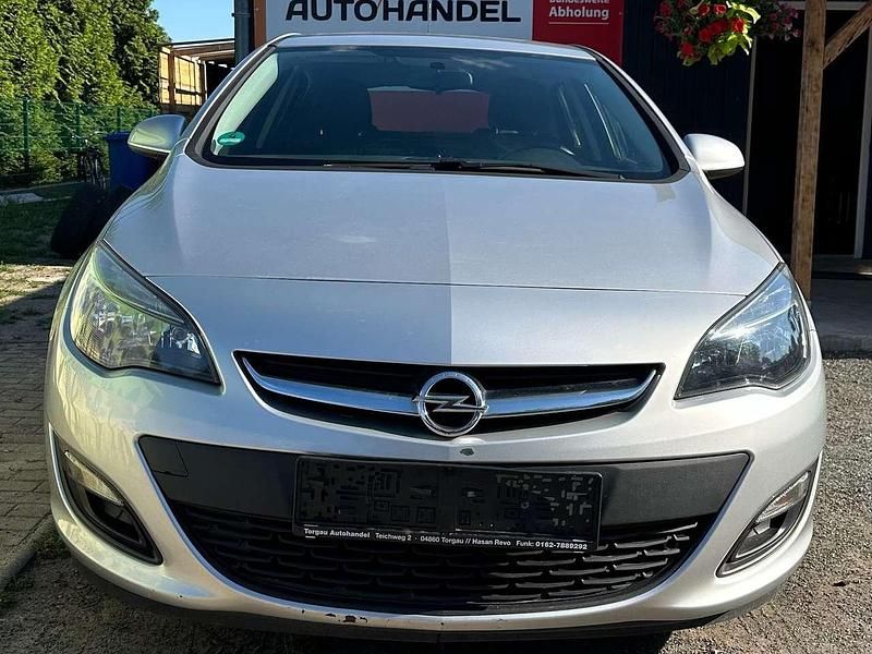 Gebraucht Opel Astra Active 101 PS (74 kW) 2013 Grau Kleinwagen