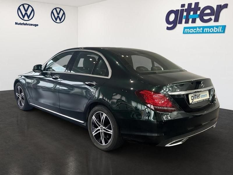 Gebraucht Mercedes C200 Avantgarde 197 PS (144 kW) 2019 Smaragdgruen  metalliclack Limousine