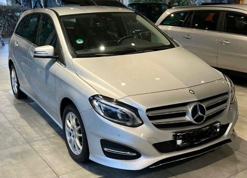 Grau Gebraucht 2015 Mercedes B220 Van / Kleinbus | 10.200 € (Superpreis) - Bild 1/4