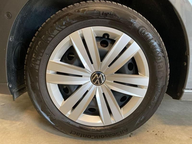 Gebraucht VW Caddy Basis 116 PS (85 kW) 2024 Grau Van / Kleinbus