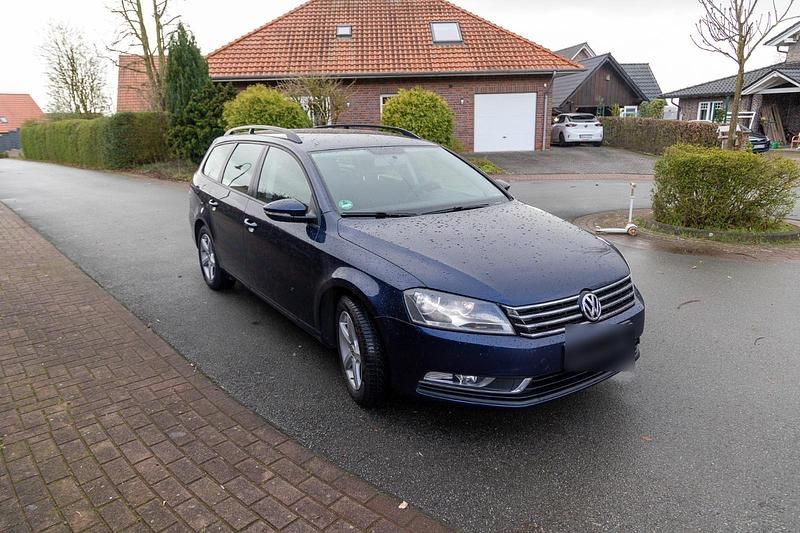 Second-hand VW Passat 140 CP (102 kW) 2014 Albastru Break