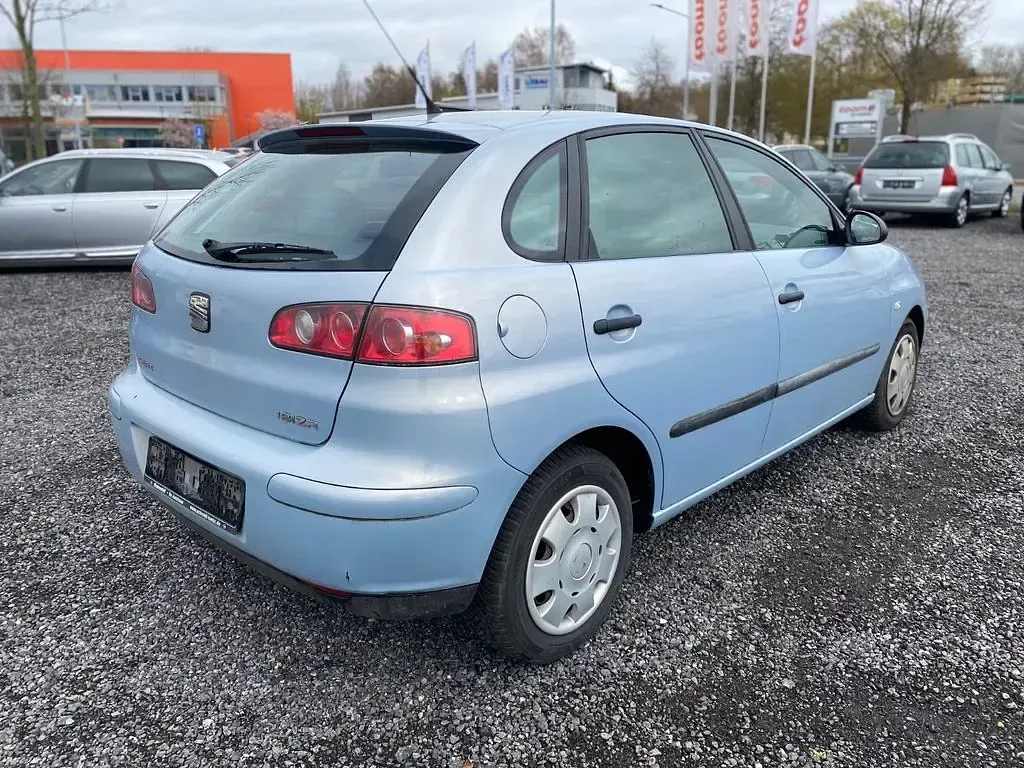 Brugt Seat Ibiza 75 HK (55 kW) 2002 Blå Hatchback